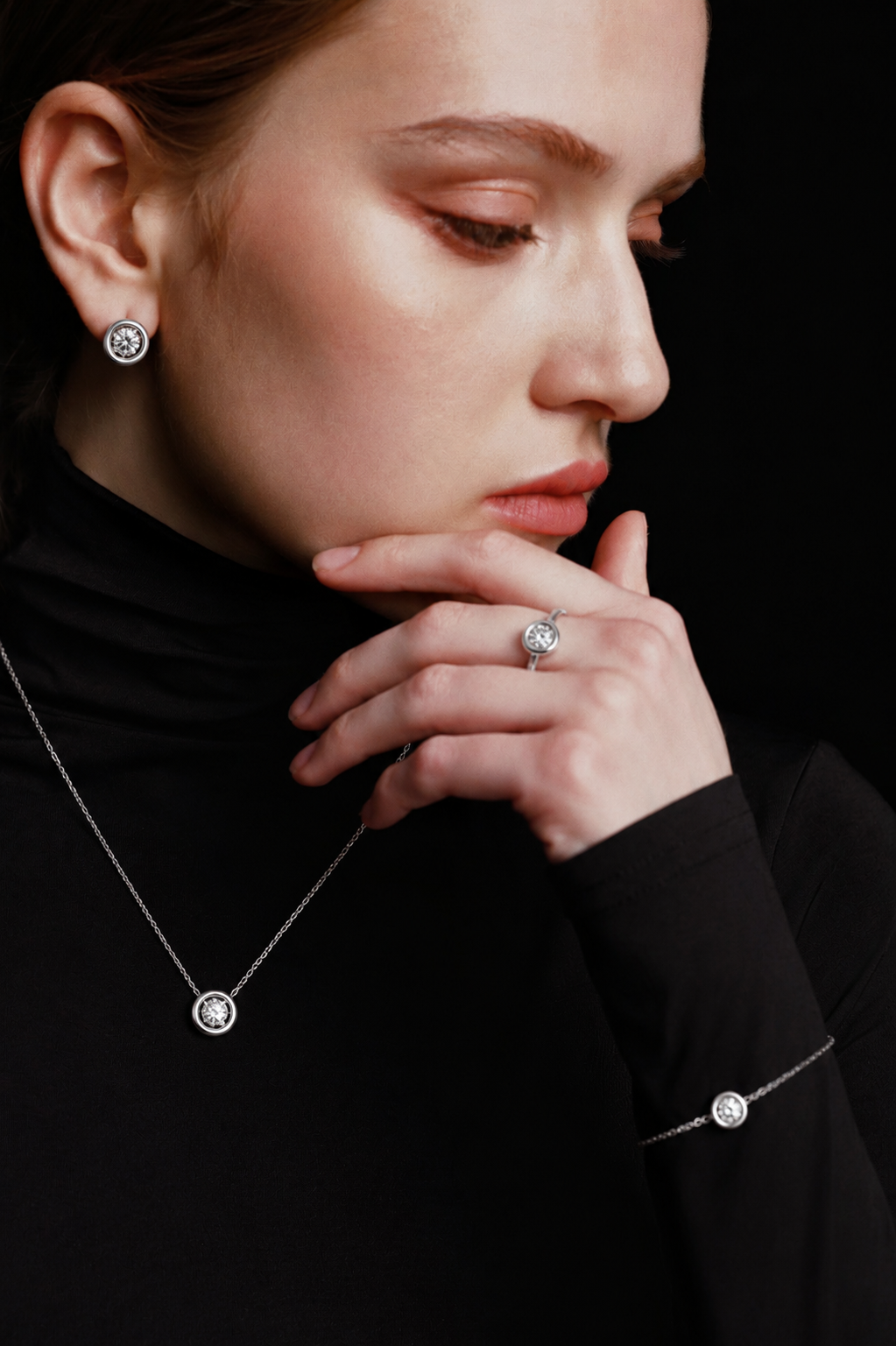 How to Choose a Necklace for a High-Neck Dress